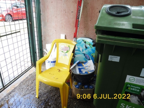 202207081155560.odpad-pri-kontajneroviskach-muskatova-6a