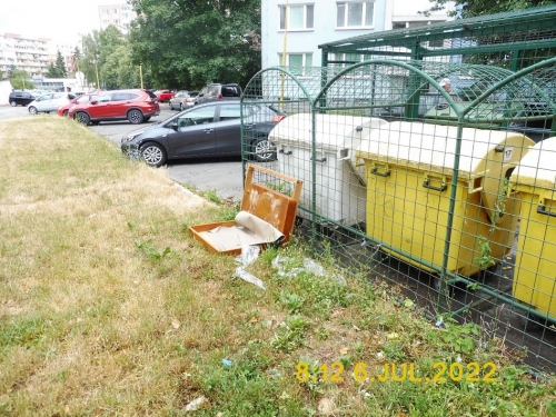 202207081155560.odpad-pri-kontajneroviskach-ruzova-17